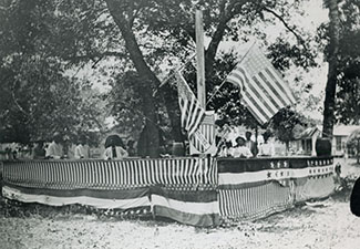 Civil War reenactors at a Juneteenth celebration at Eastwoods Park in 1900 in a photo taken by Grace Murray Stephenson. (Photo courtesy of Austin History Center, Austin Public Library)